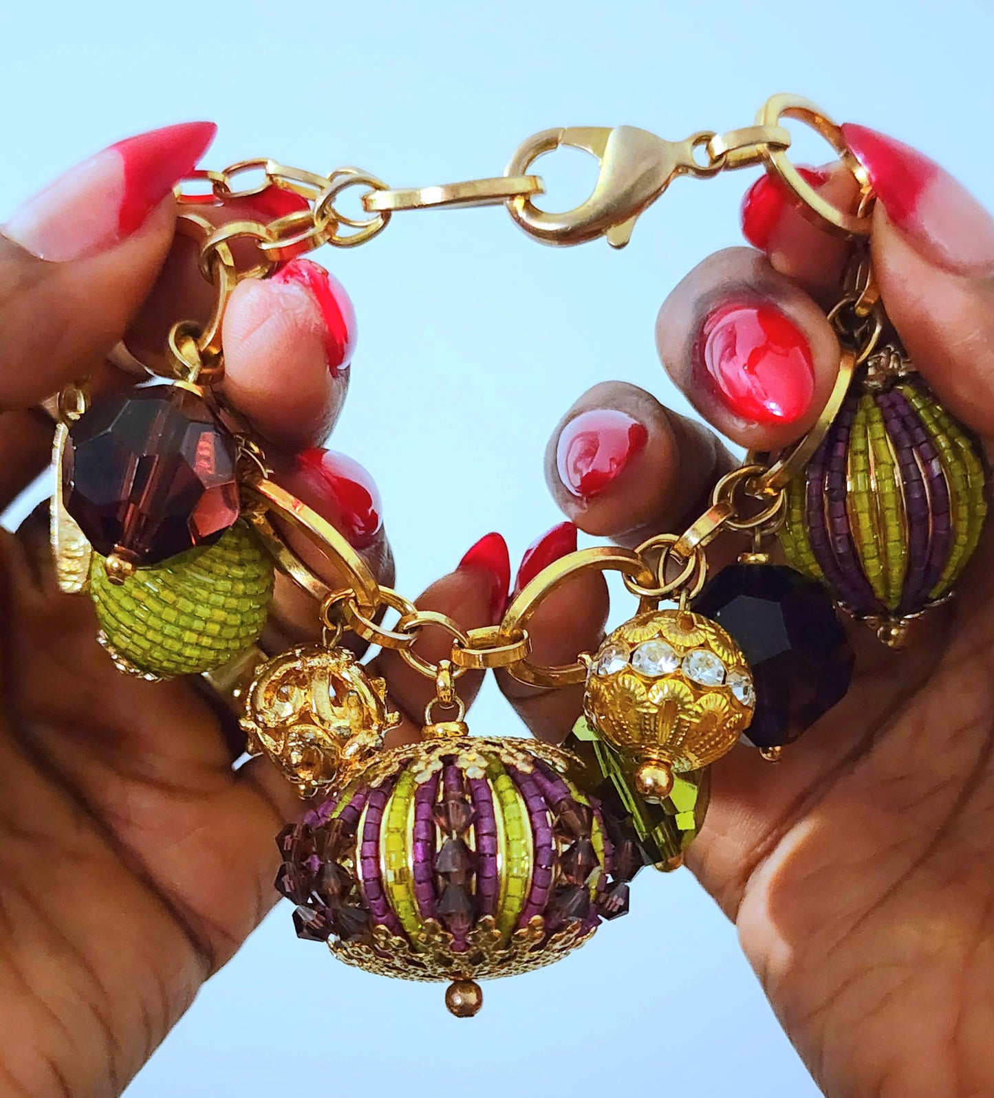 1970s Vintage Vanity Fair Charm Bracelet